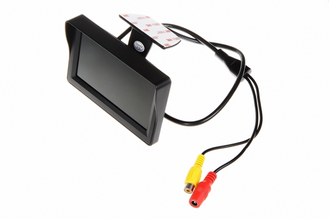 Wodoodporna kamera cofania zintegrowana ze światłem stop wraz z monitorem.